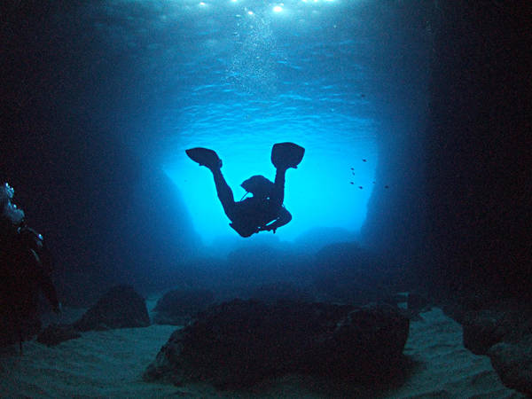 Comino Caves